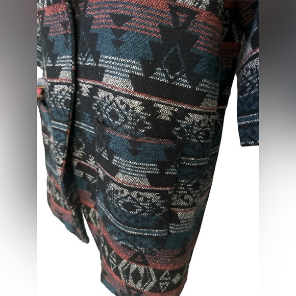 ECOTE Oversized Wool-Blend Jacket with 3/4 Sleeves & Pockets - Picture 7 of 9